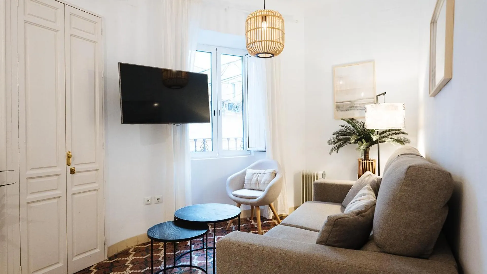 Precioso Apartamento En El Centro De La Ciudad contacts